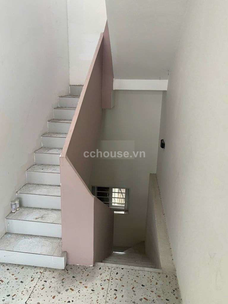 Cho thuê nhà MT Phạm Phú Thứ, P.Bảy Hiền. DT 4x8m, 4 tầng