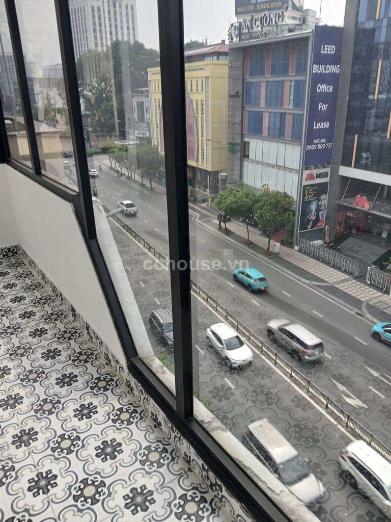 Cho thuê tòa nhà MT Nguyễn Văn Trỗi, P.Phú Nhuận. DT 5.5x12m, 8 tầng