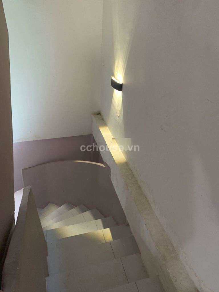 Cho thuê nhà MT Phạm Phú Thứ, P.Bảy Hiền. DT 4x8m, 4 tầng