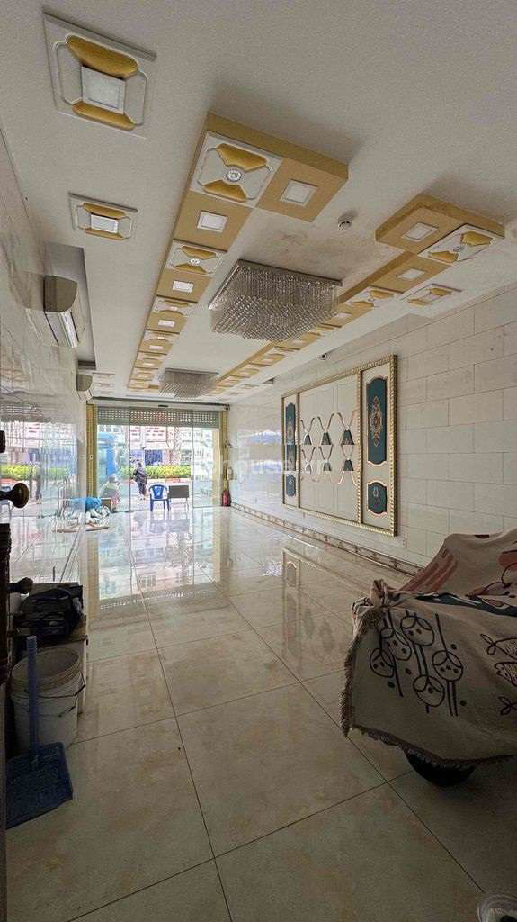 Cho thuê nhà MT An Dương Vương, P.An Đông. DT 4.25x20m, 4 tầng thang máy