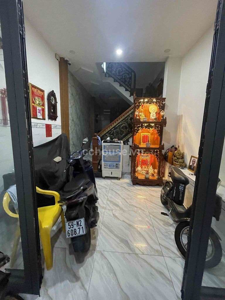 Bán nhà MT Bình Thới, P.Phú Thọ. DT 3.8x13.75m, 5 tầng