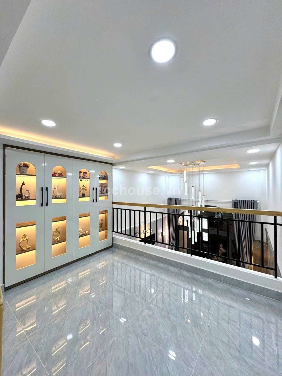 Bán nhà MT Nguyễn Công Hoan, P.Cầu Kiệu. DT 3.4x14m, 4 tầng ST