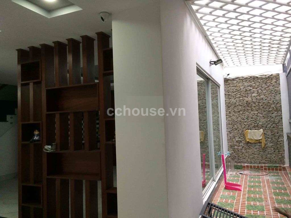 Cho thuê nhà HXH Tô Hiến Thành, P.Hòa Hưng. DT 7x10m, 4 tầng