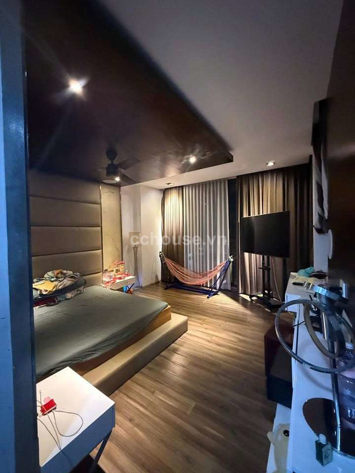 Biệt thự khu 343 Nguyễn Trọng Tuyển, P.Tân Sơn Hòa. DT 7.5x11m, 5 tầng ST