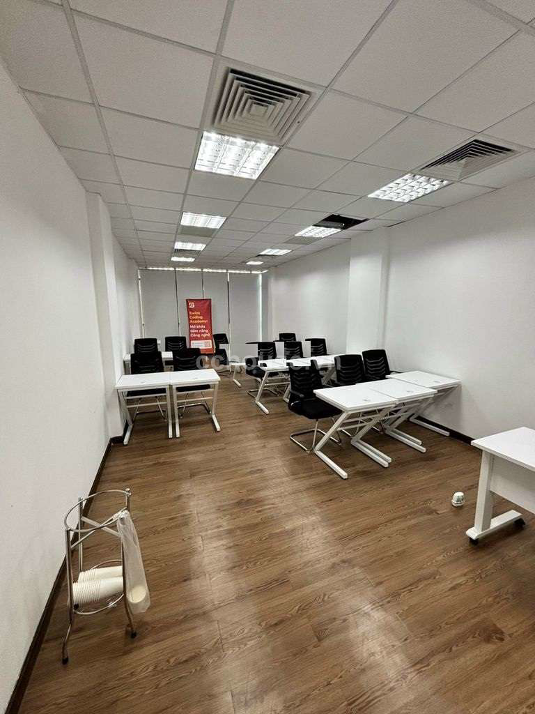 Cho thuê nhà MT Phó Đức Chính, P.Sài Gòn. DT 4.5x25m, 4 tầng