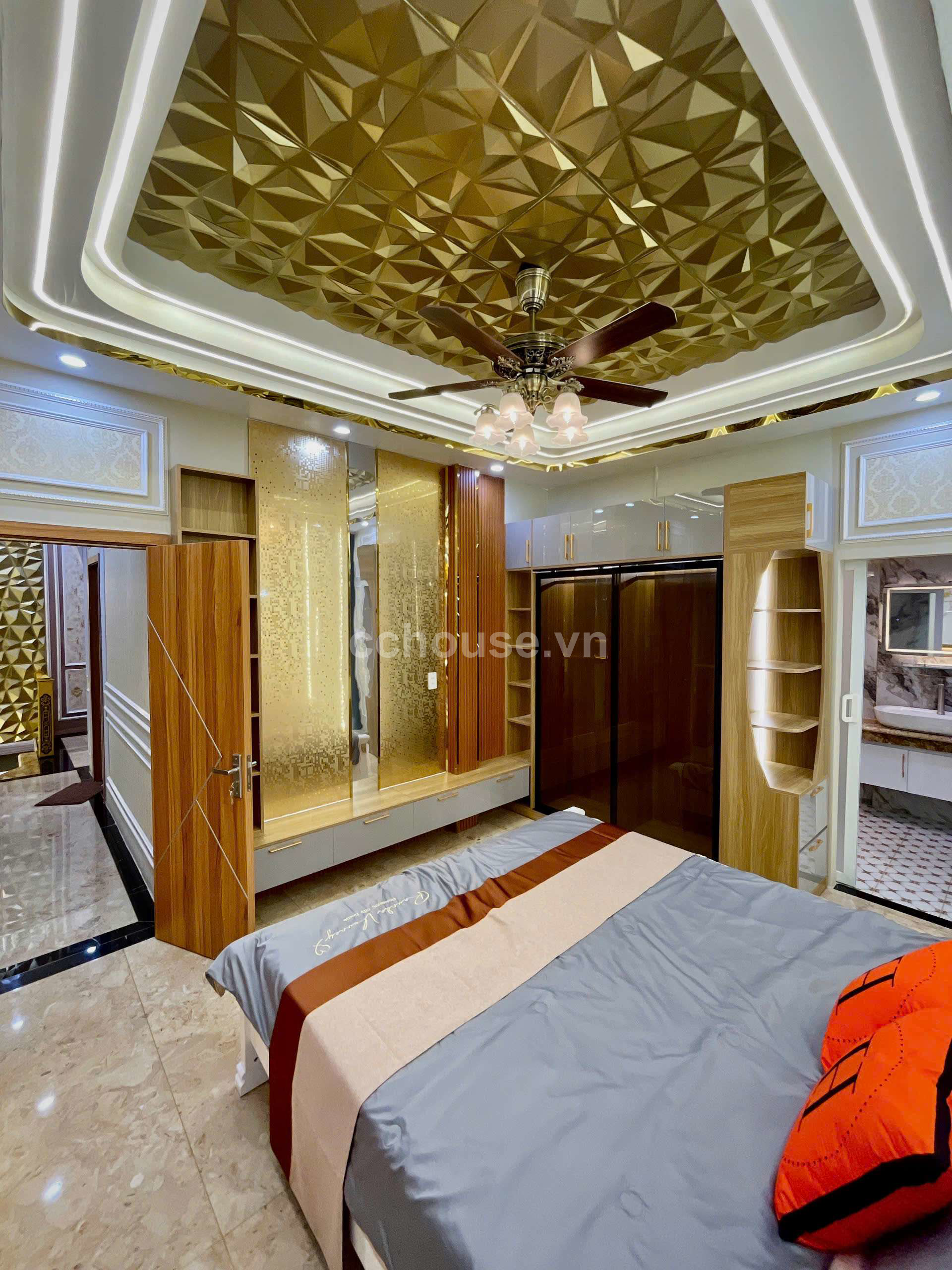Bán nhà trục CMT8, P.Tân Sơn Nhất. DT 80m2, 2 tầng