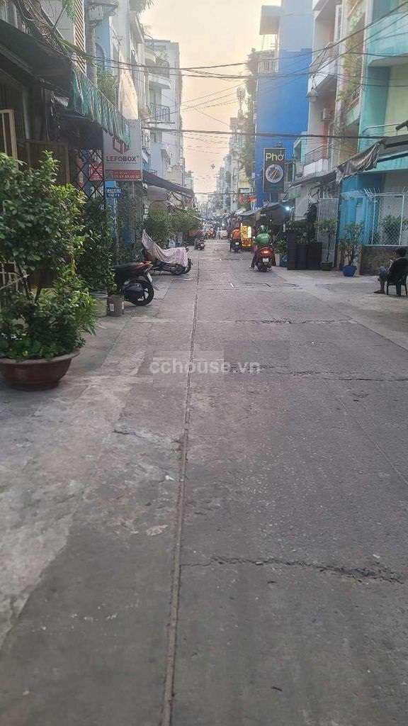 Bán nhà hẻm 242 Nguyễn Thiện Thuật, P.Bàn Cờ. DT 3.7x15m, 3 tầng ST