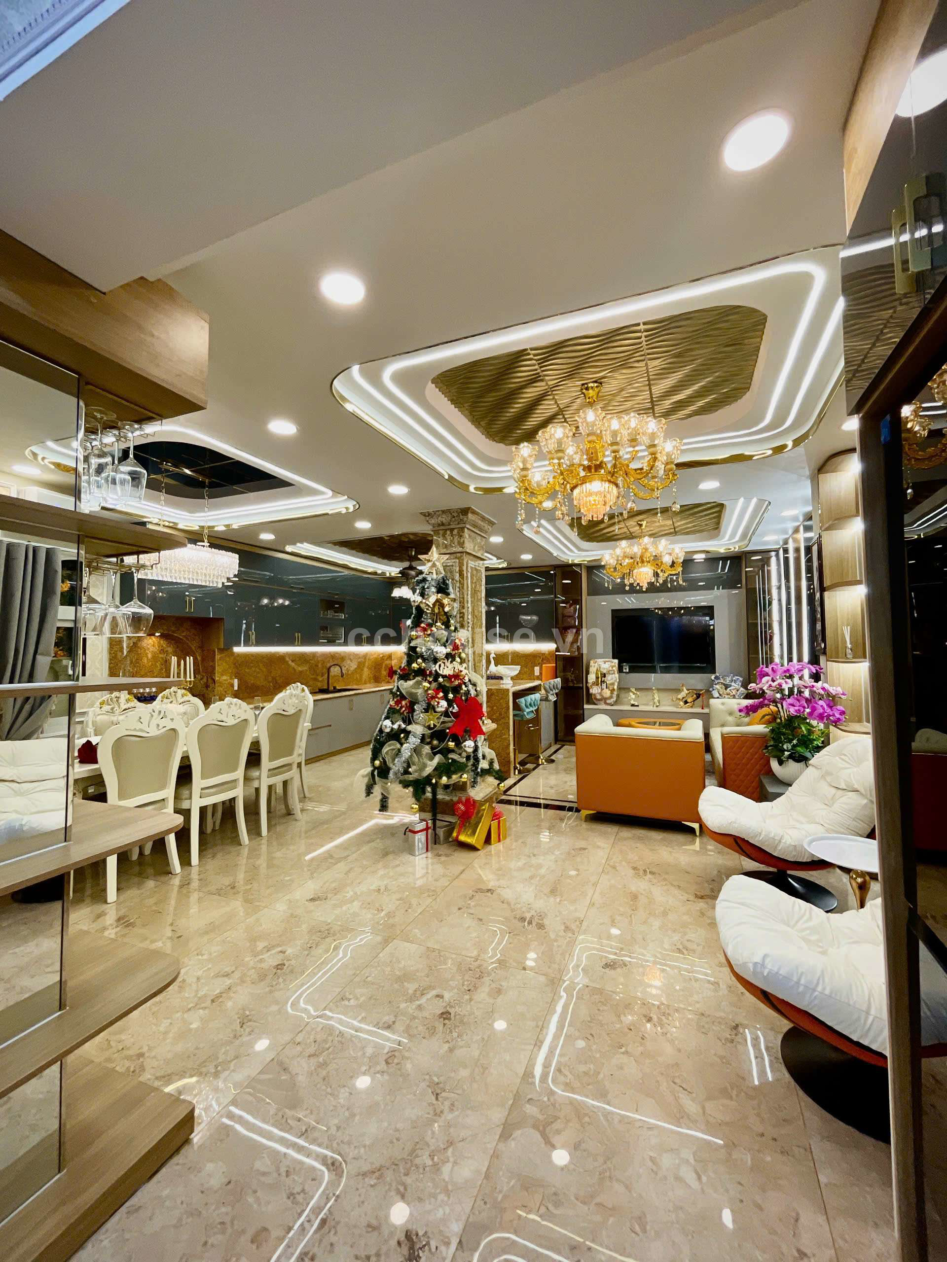 Bán nhà trục CMT8, P.Tân Sơn Nhất. DT 80m2, 2 tầng