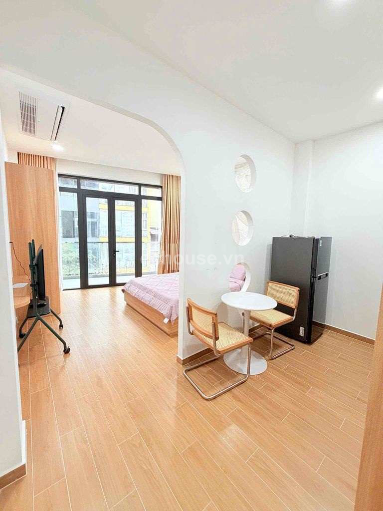 Tòa nhà MT Hồng Hà, P.Tân Sơn Hòa. DT 4.2x20m, hầm 6 tầng ST