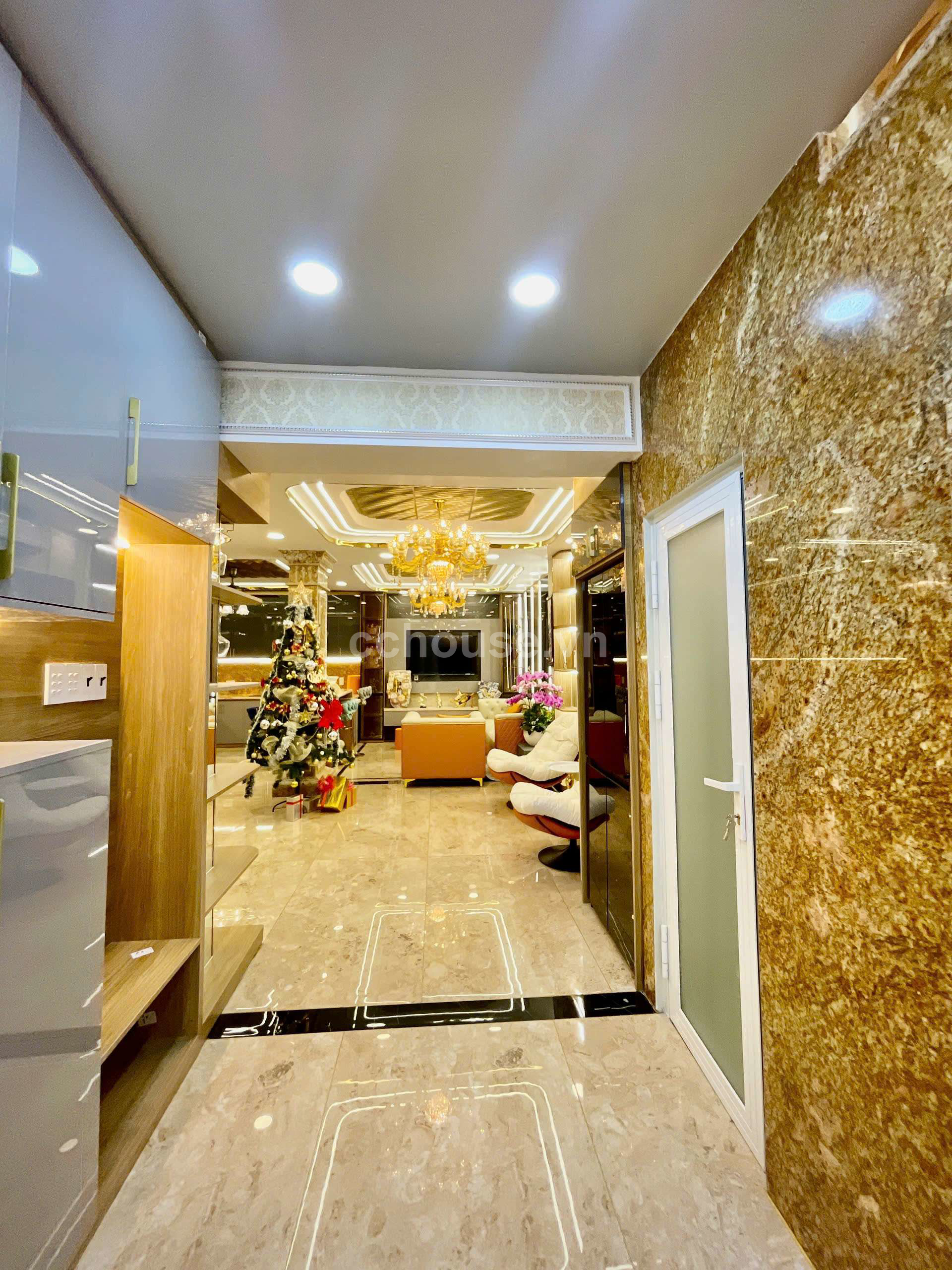 Bán nhà trục CMT8, P.Tân Sơn Nhất. DT 80m2, 2 tầng