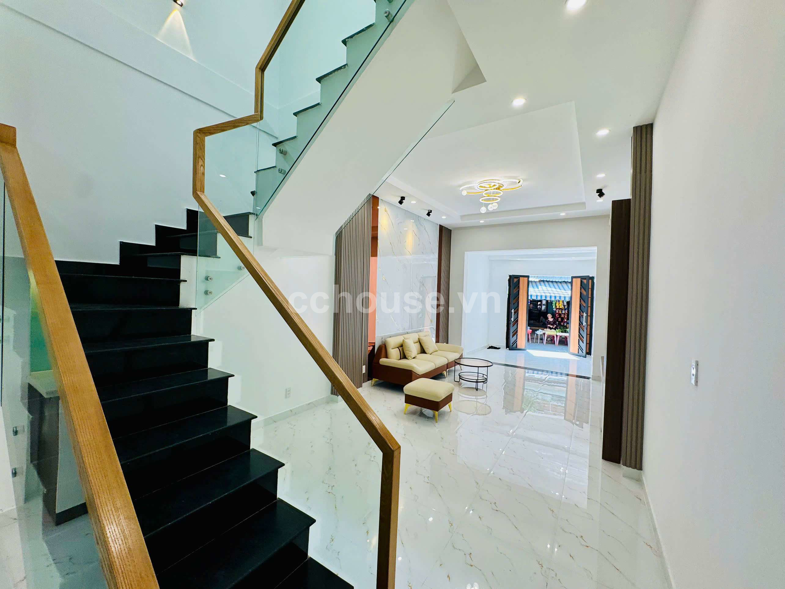 Bán nhà sát MT Âu Cơ, P.Tân Bình. DT 4x15m, 3 tầng ST