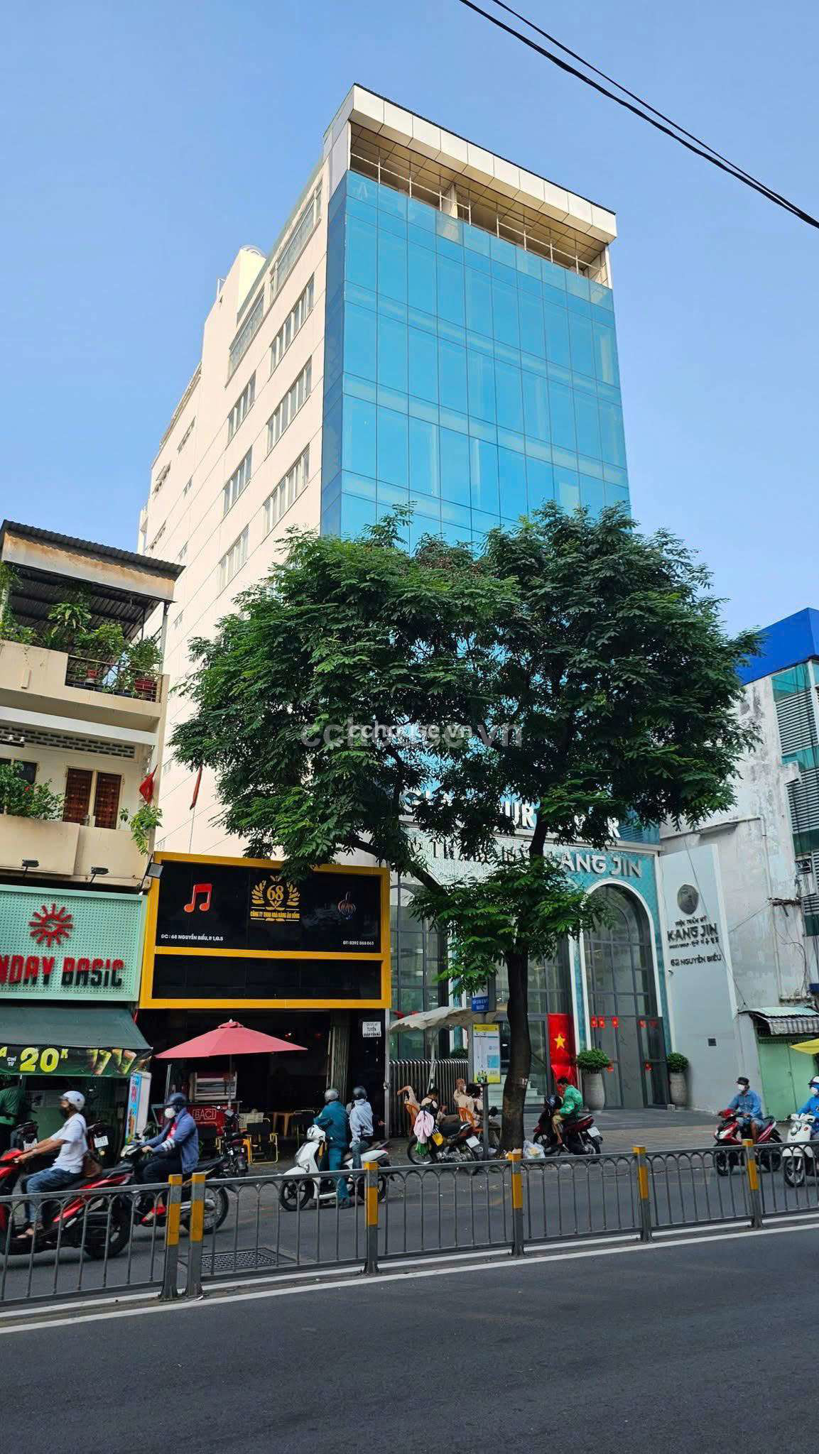 Tòa nhà MT Nguyễn Biểu, P.Chợ Quán. DT 11.35x30m, hầm 9 tầng