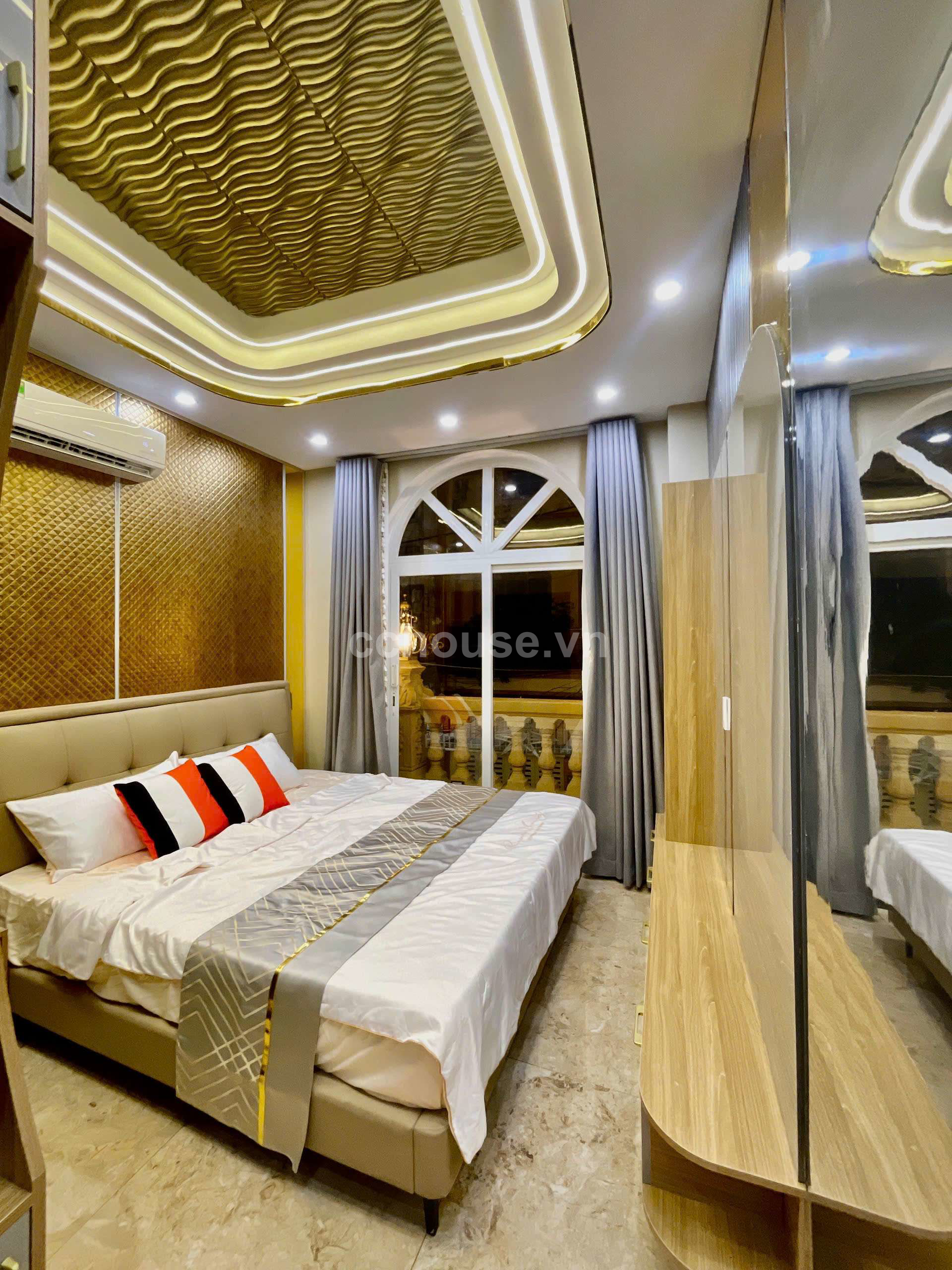 Bán nhà trục CMT8, P.Tân Sơn Nhất. DT 80m2, 2 tầng