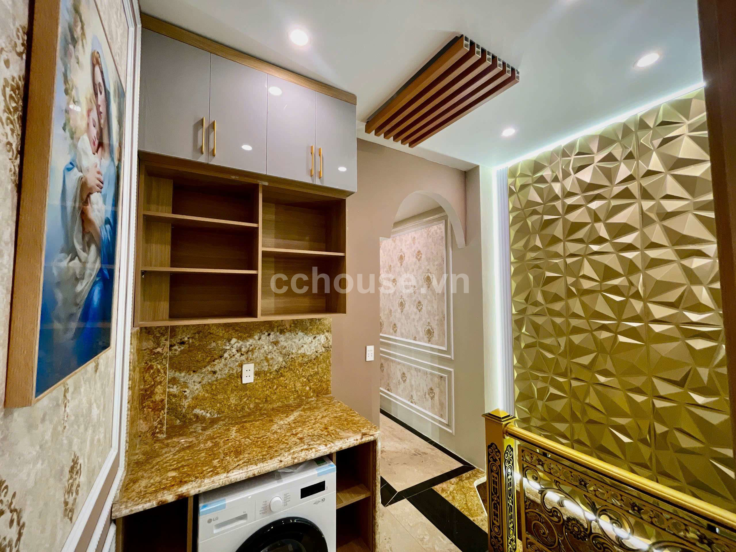 Bán nhà trục CMT8, P.Tân Sơn Nhất. DT 80m2, 2 tầng