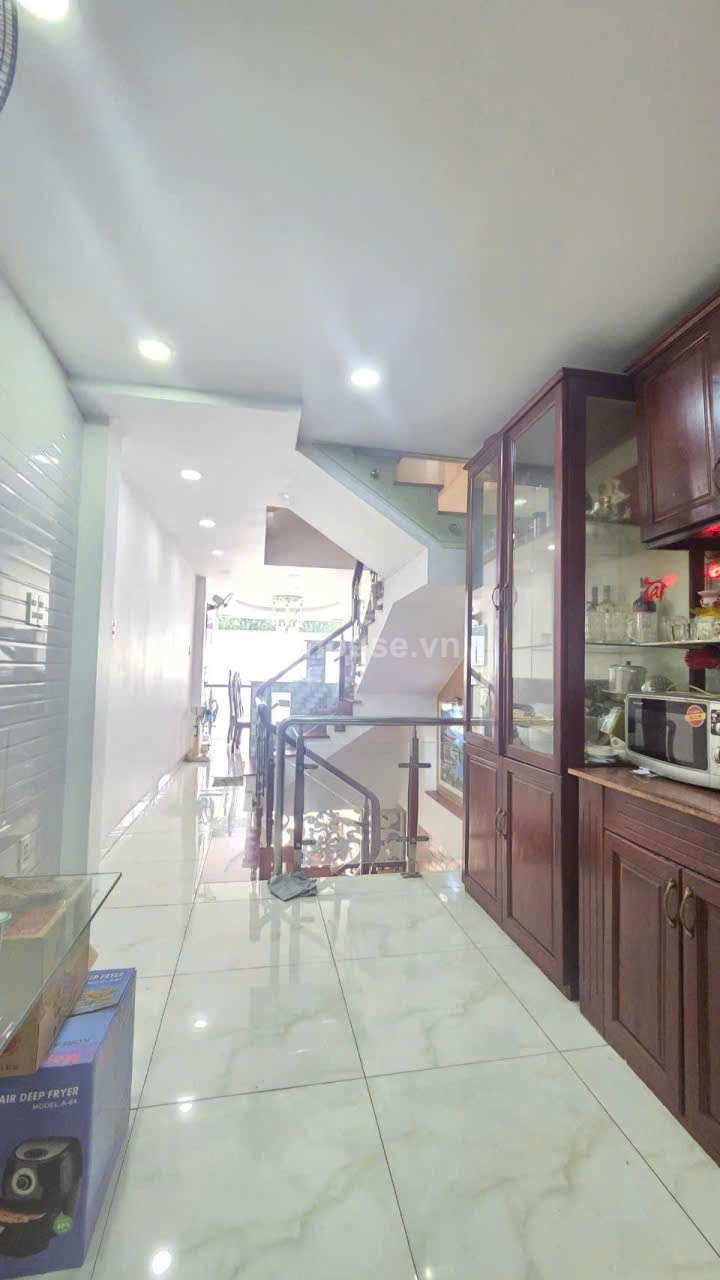Bán nhà hẻm 175 Lê Hồng Phong, P.Chợ Quán. DT 3x17m, 5 tầng