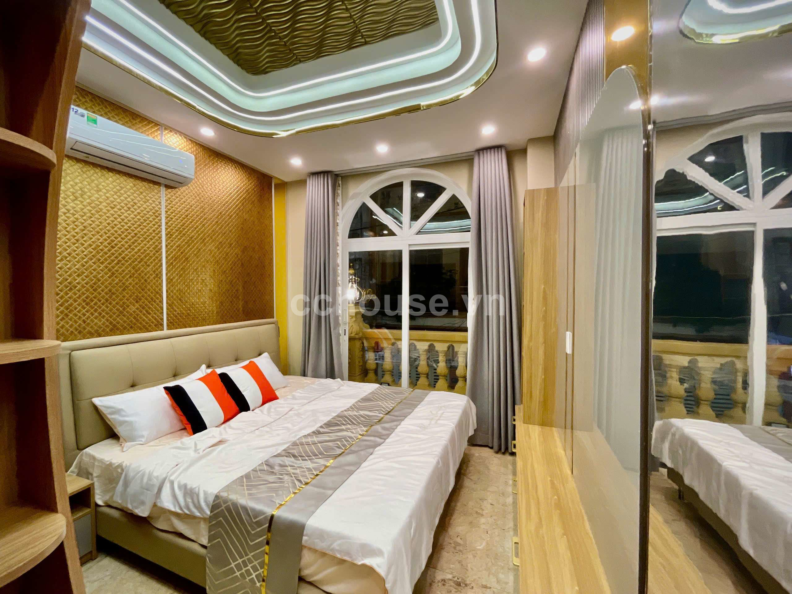 Bán nhà trục CMT8, P.Tân Sơn Nhất. DT 80m2, 2 tầng