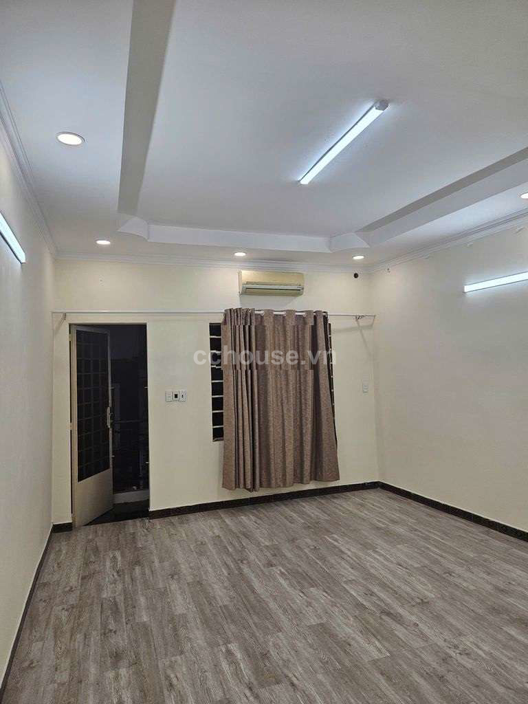 Cho thuê nhà HXH Lê Văn Sỹ, P.Nhiêu Lộc. DT 4.5x8m, 4 tầng
