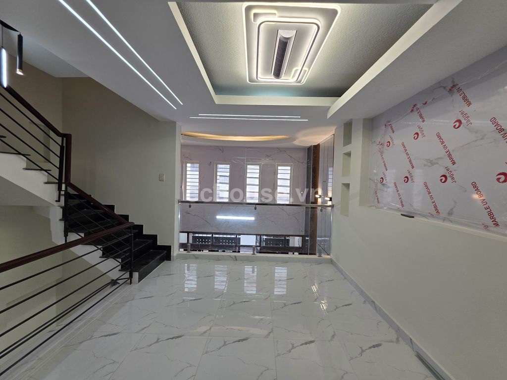Bán nhà HXT Lạc Long Quân, P.Hòa Bình. DT 5.4x9m, 4 tầng ST