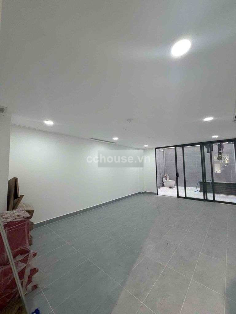 Tòa nhà MT Hồng Hà, P.Tân Sơn Hòa. DT 4.2x20m, hầm 6 tầng ST