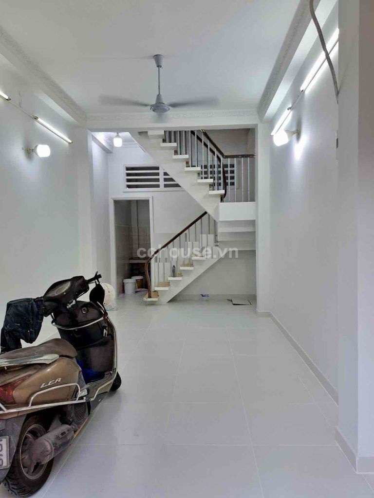Cho thuê nhà MT Tân Phước, P.Diên Hồng. DT 3.5x10m, 4 tầng