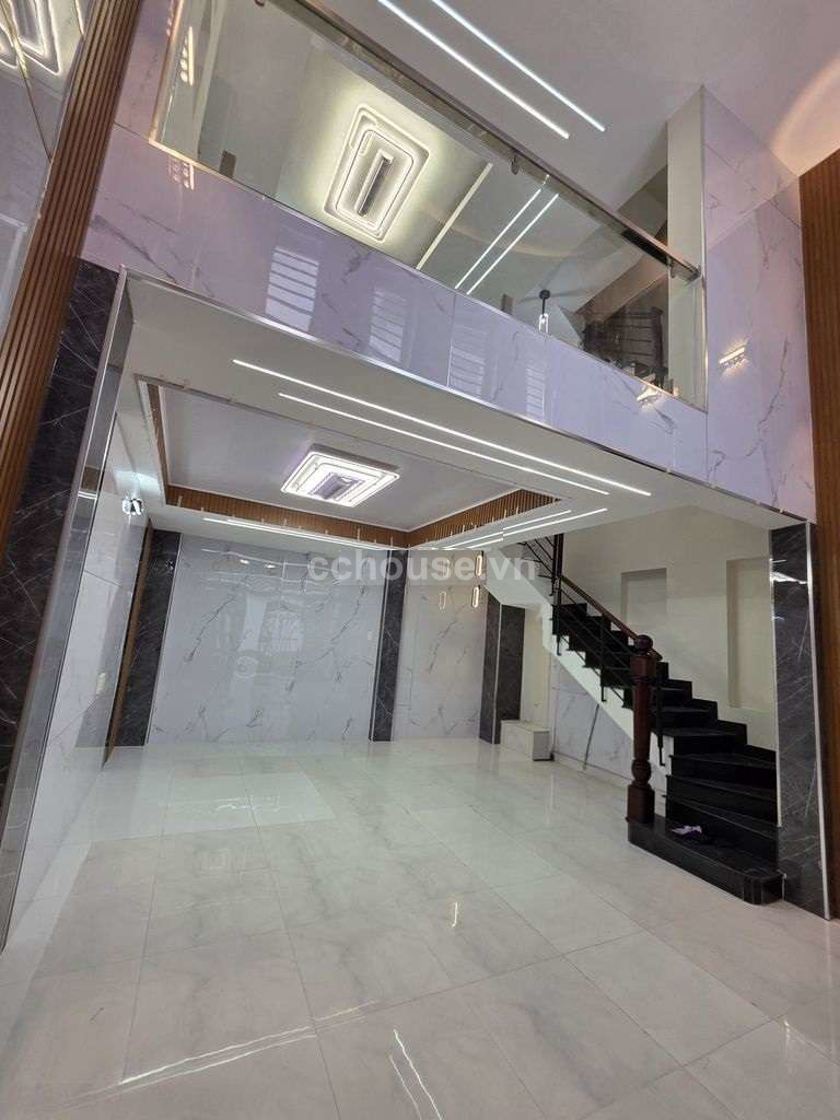 Bán nhà HXT Lạc Long Quân, P.Hòa Bình. DT 5.4x9m, 4 tầng ST