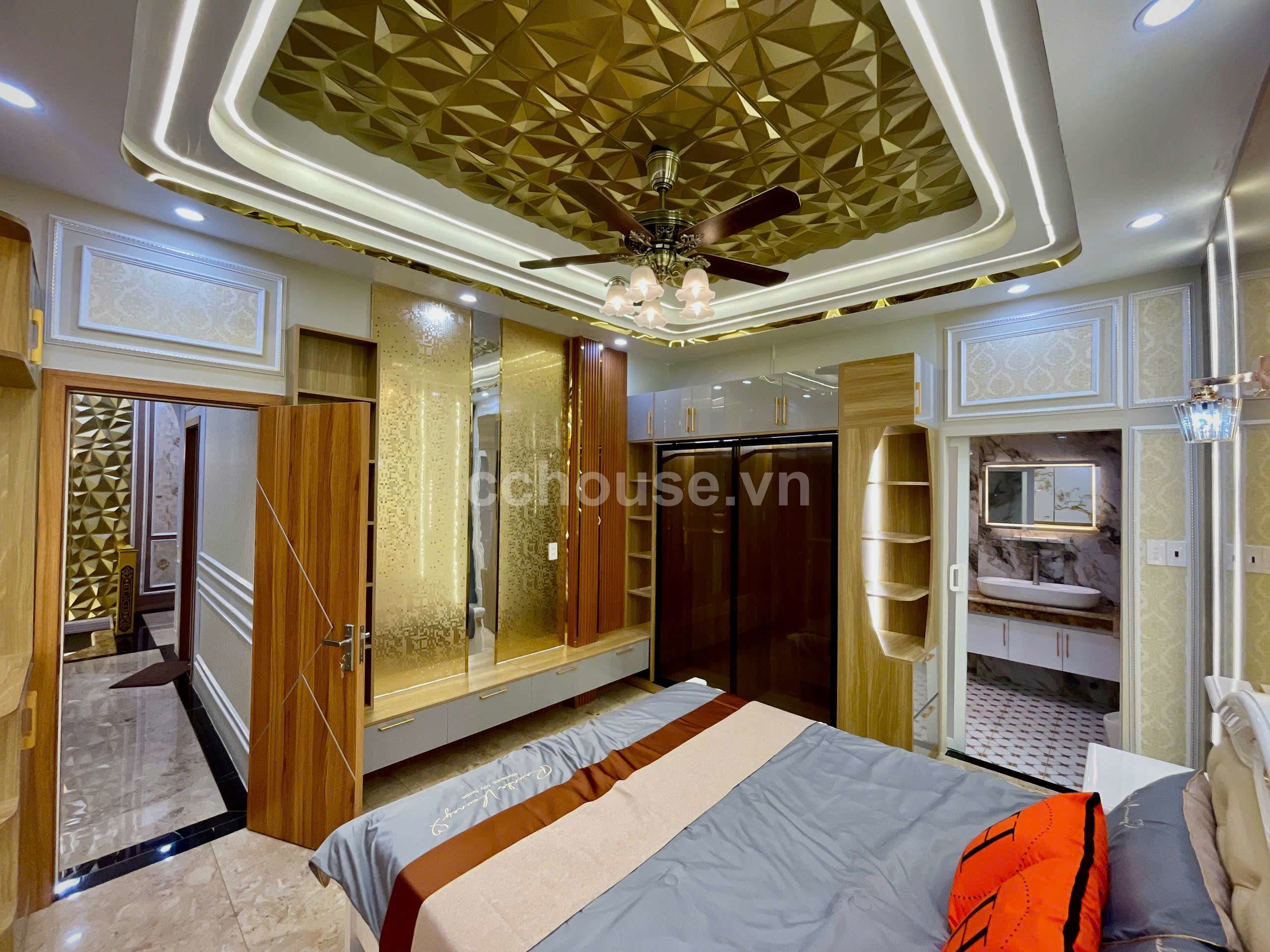 Bán nhà trục CMT8, P.Tân Sơn Nhất. DT 80m2, 2 tầng