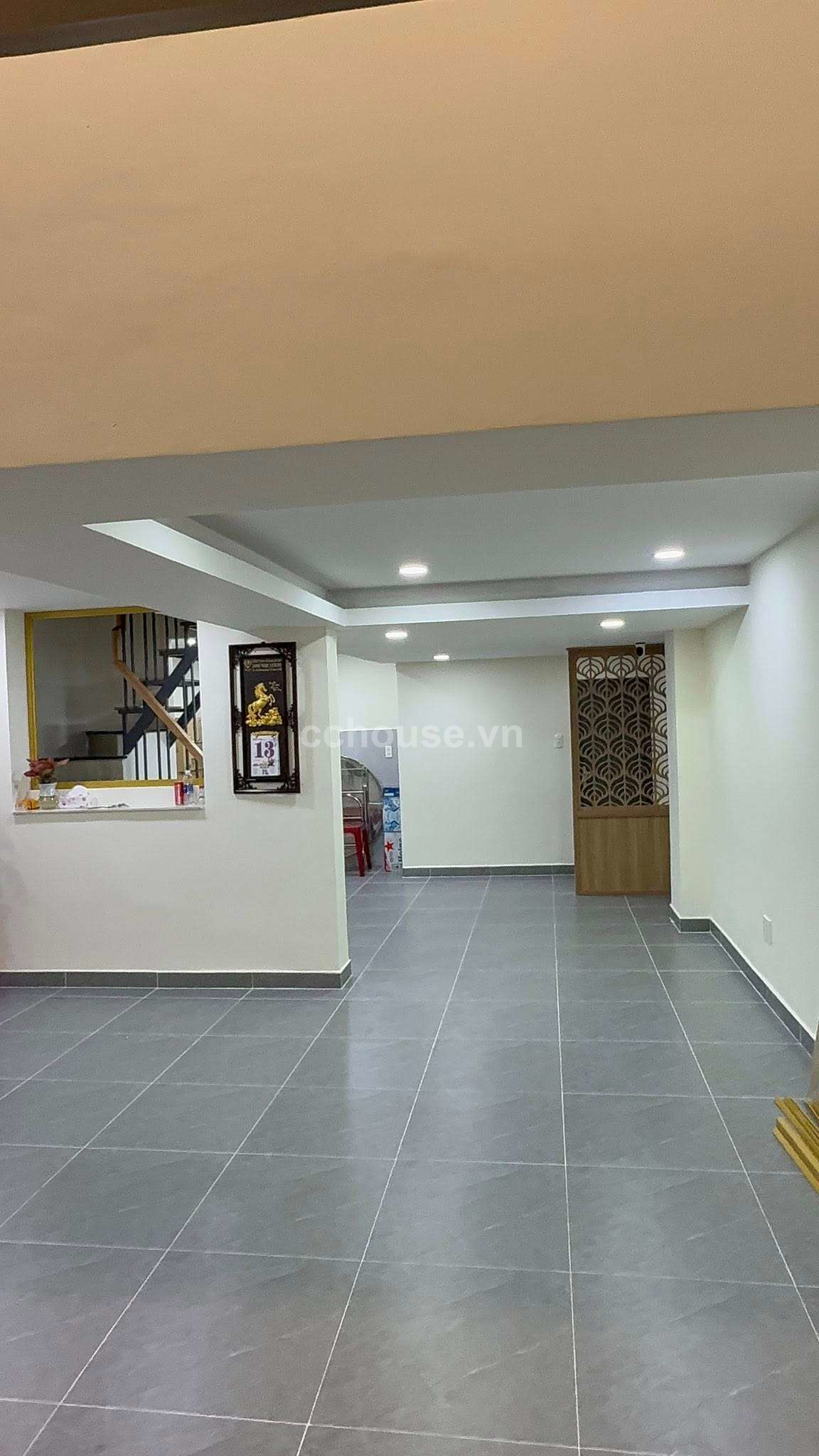 Cho thuê MB MT Hoàng Sa, P.Nhiêu Lộc. DT 5.4x11m, 2 tầng