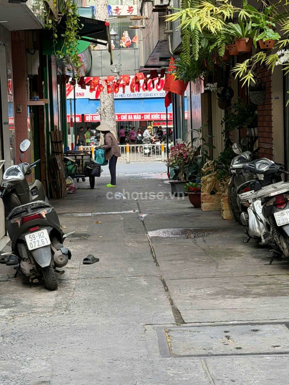 Bán nhà  4 tầng hẻm xe hơi ngay Nguyễn Tri Phương Quận 10