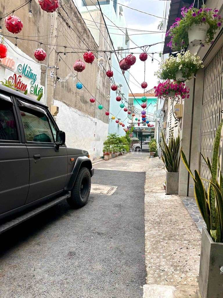 Bán nhà HXH Nguyễn Văn Công, P.Hạnh Thông. DT 4x16m, 5 tầng