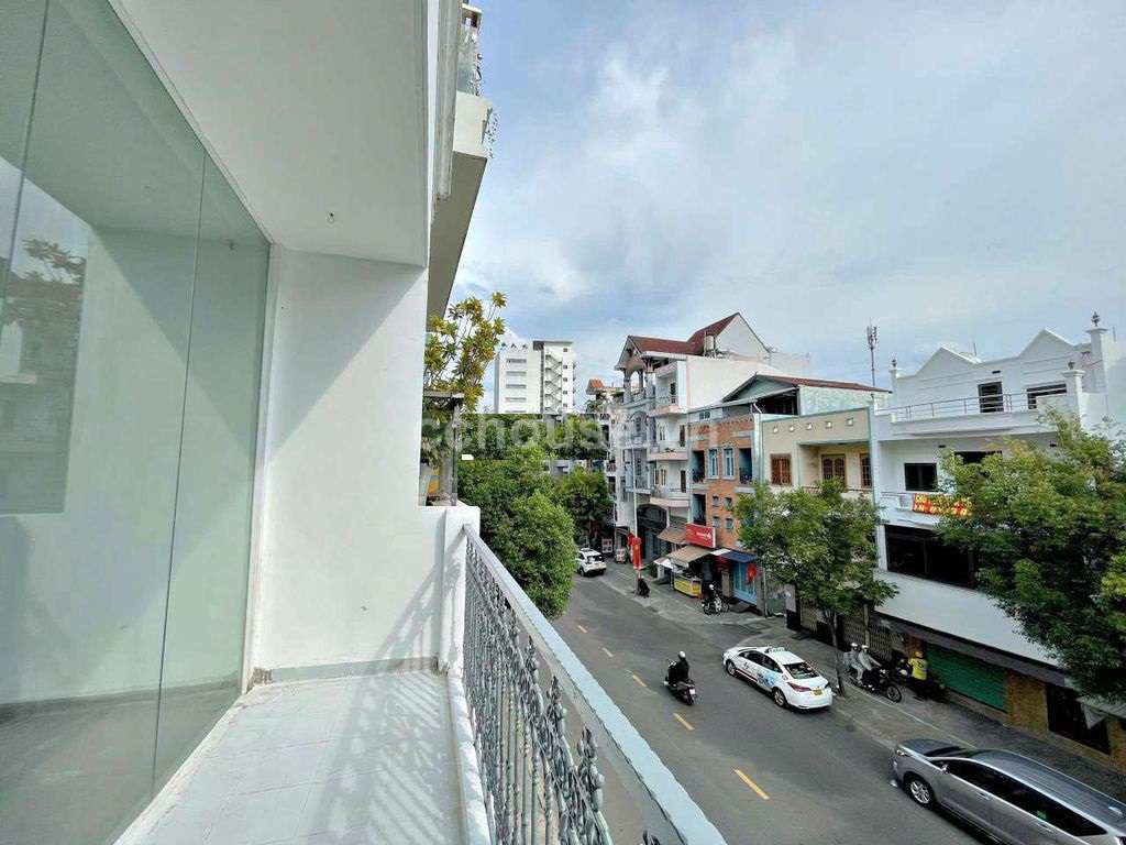 Cho thuê NCMT Hoàng Hoa Thám. P.Gia Định. DT 4.7x20m NH, 3 tầng