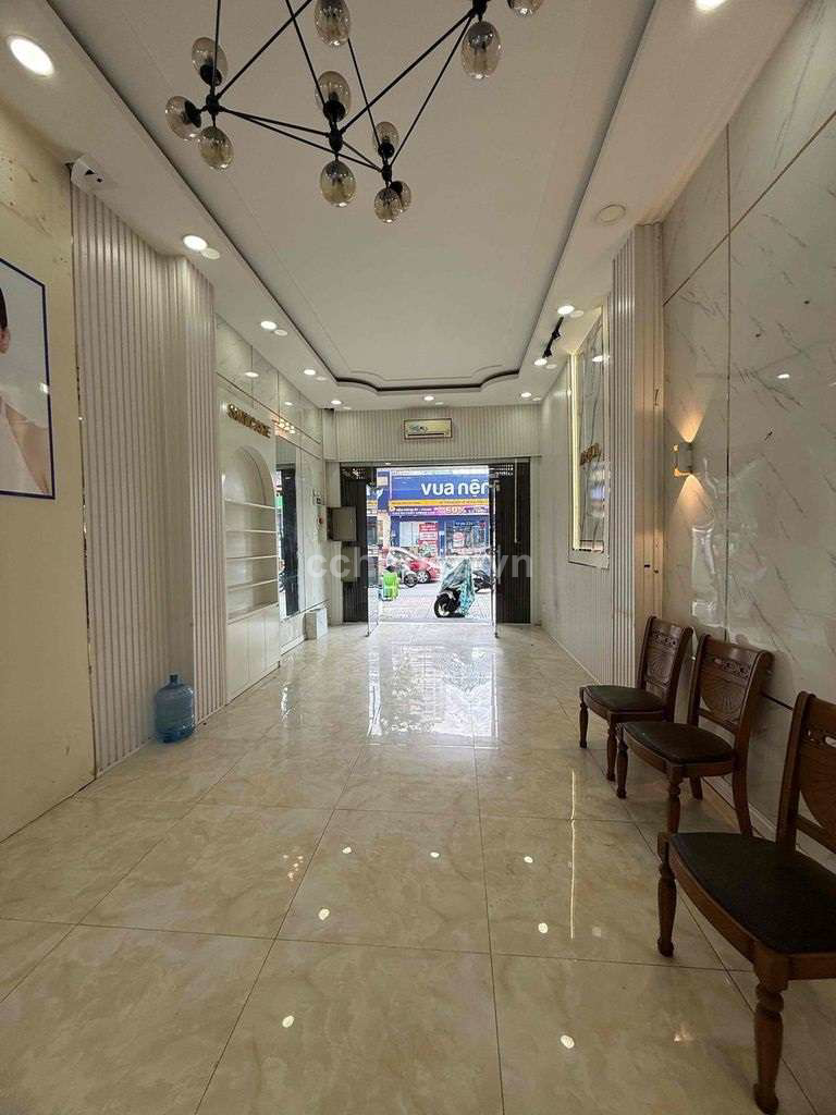 Cho thuê nhà NCMT Nguyễn Chí Thanh, P.Diên Hồng. DT 4x19m, 6 tầng ST