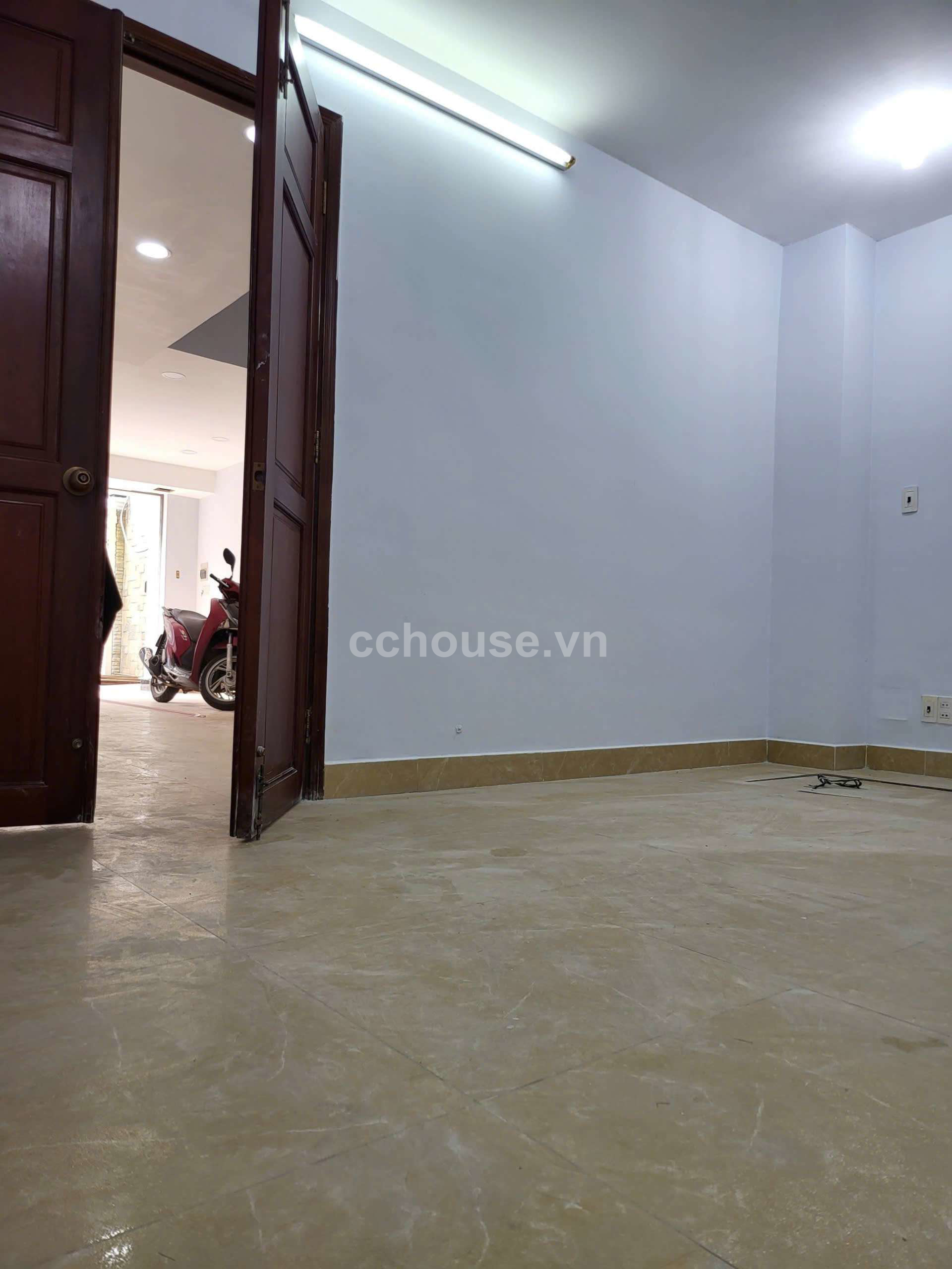 Bán nhà 3 lầu hẻm xe hơi Lý Thường Kiệt Quận 10 70m2