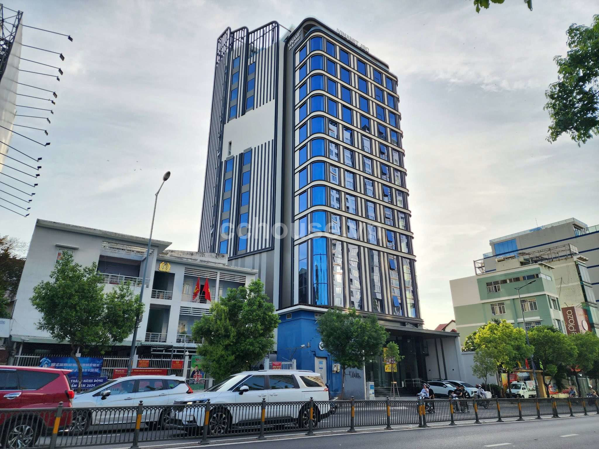 Tòa nhà 22A Nguyễn Văn Trỗi, Phường Cầu Kiệu (P.17, Quận Phú Nhuận), TP.HCM.