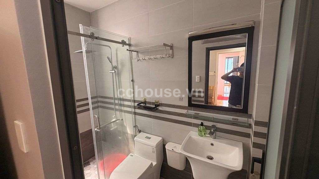 Bán nhà Hoàng Hoa Thám, P.Bình Lợi Trung. DT 4x12m, 5 tầng