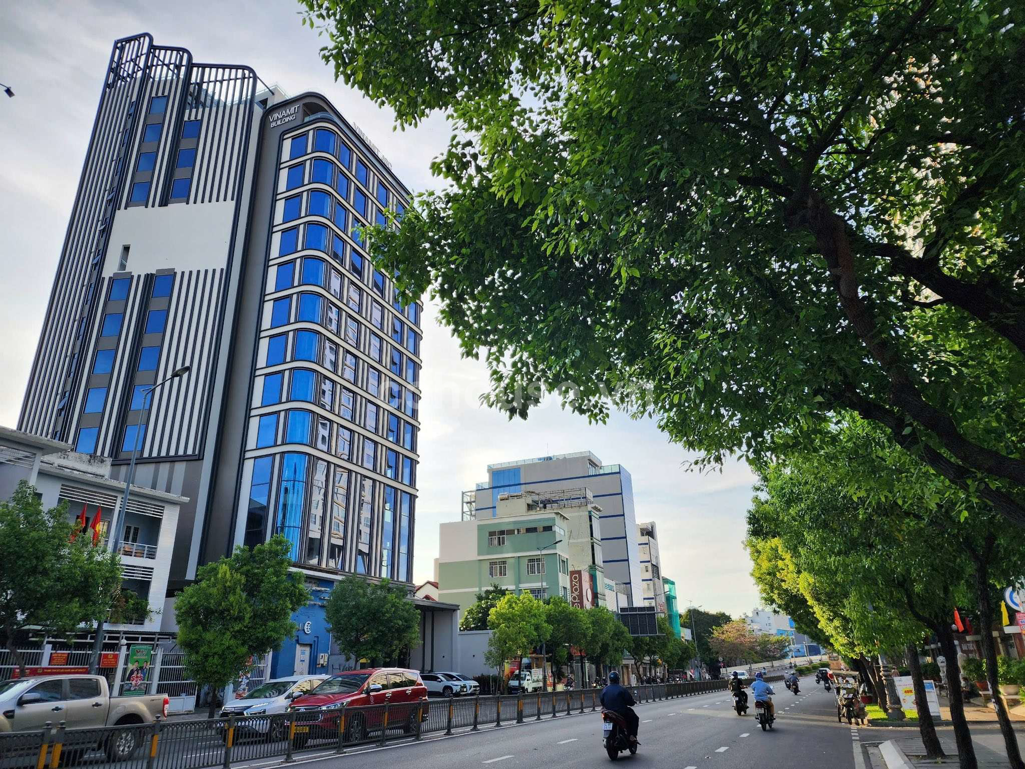 Tòa nhà 22A Nguyễn Văn Trỗi, Phường Cầu Kiệu (P.17, Quận Phú Nhuận), TP.HCM.