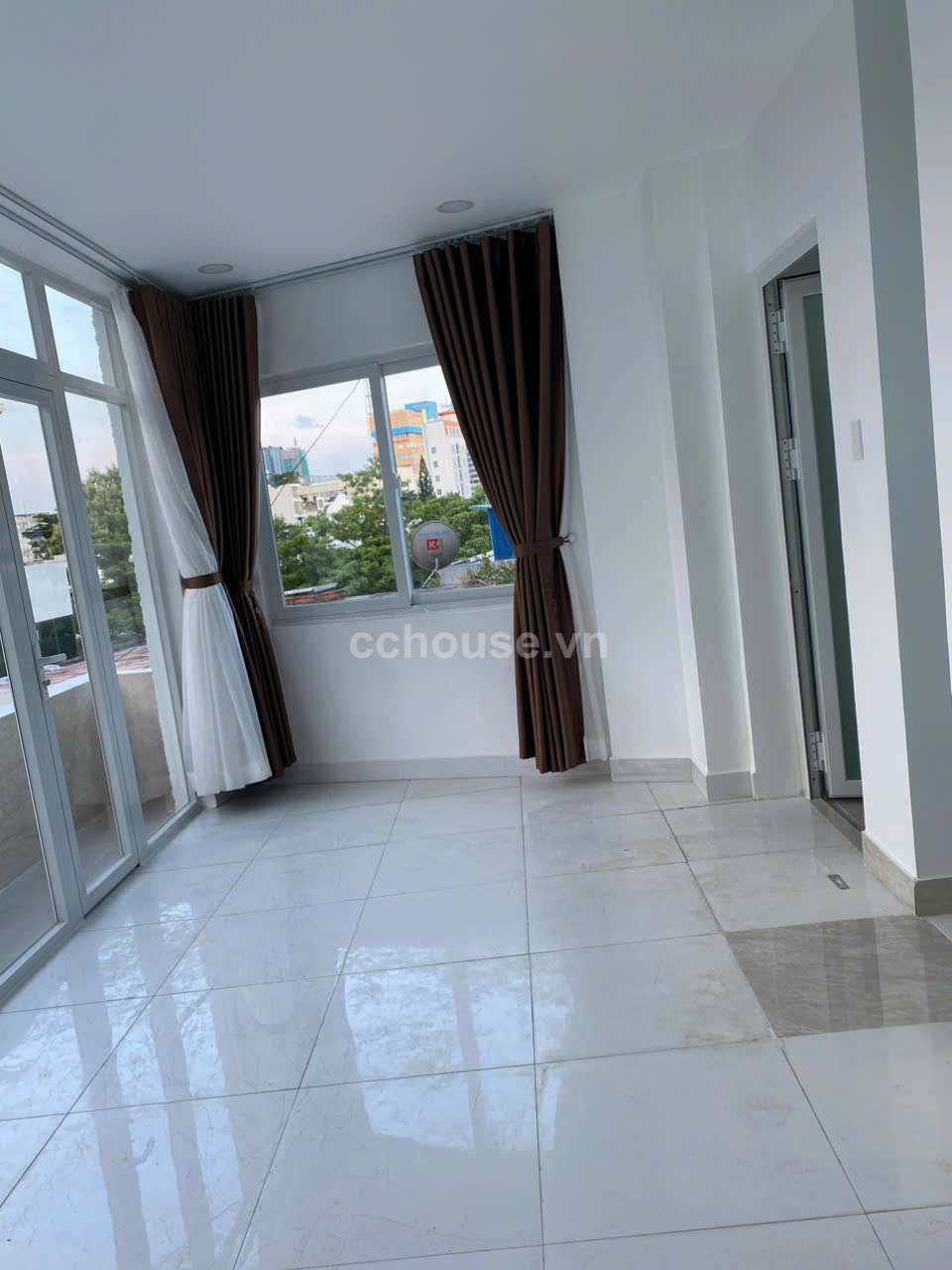 Toà CHDV Thạch Thị Thanh, DTSD 400m2, 5 Tầng, có mặt bằng kinh doanh