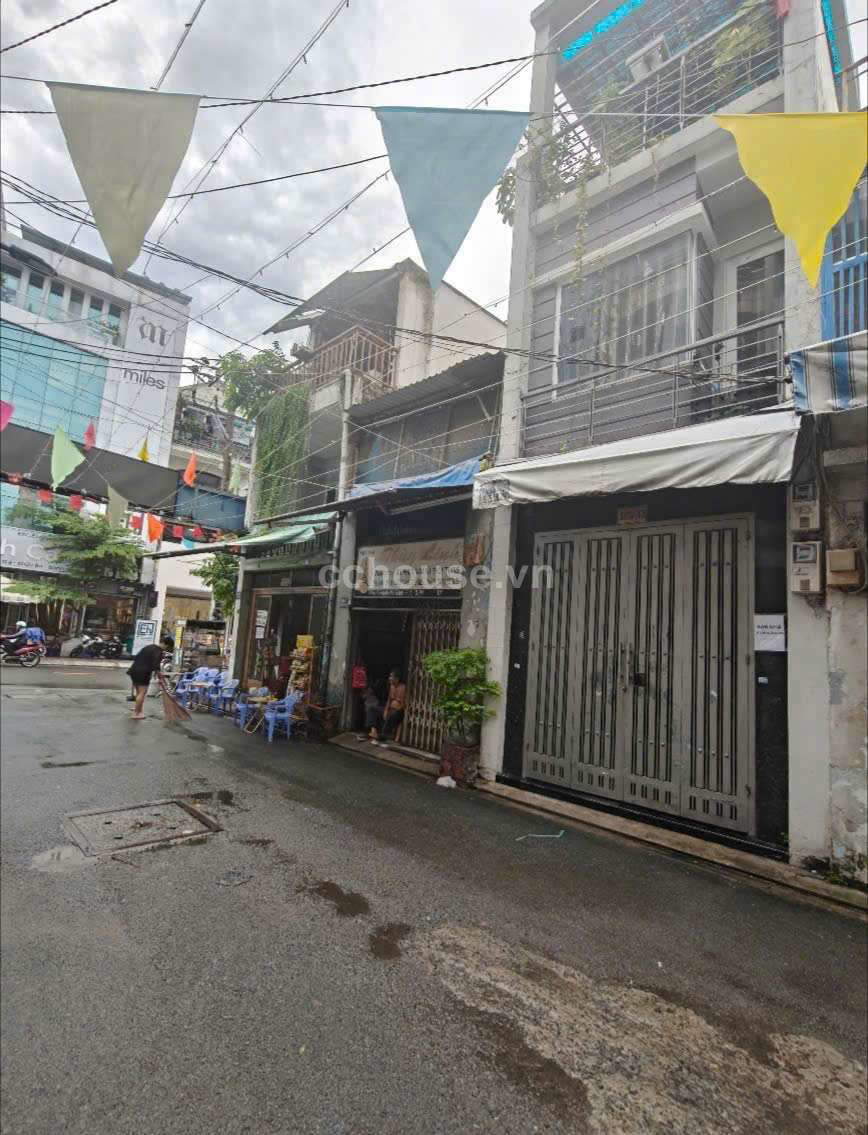 Bán nhà hẻm 8m Huỳnh Văn Bánh, P.Phú Nhuận. DT 3.3x11.5m, 3 tầng