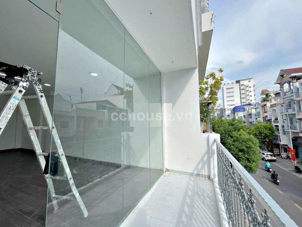 Cho thuê NCMT Hoàng Hoa Thám. P.Gia Định. DT 4.7x20m NH, 3 tầng