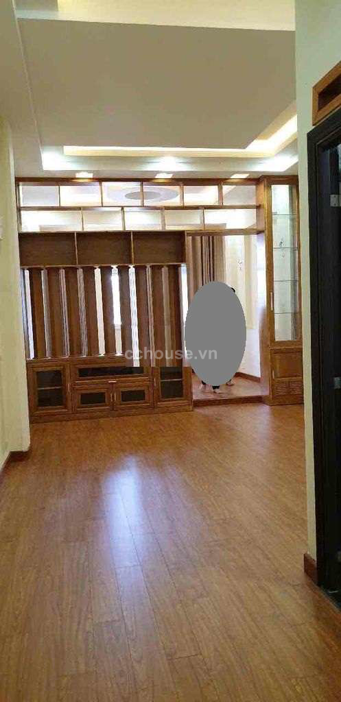 Cho thuê nhà NCMT Nguyễn Chí Thanh, P.Diên Hồng. DT 4x19m, 6 tầng ST