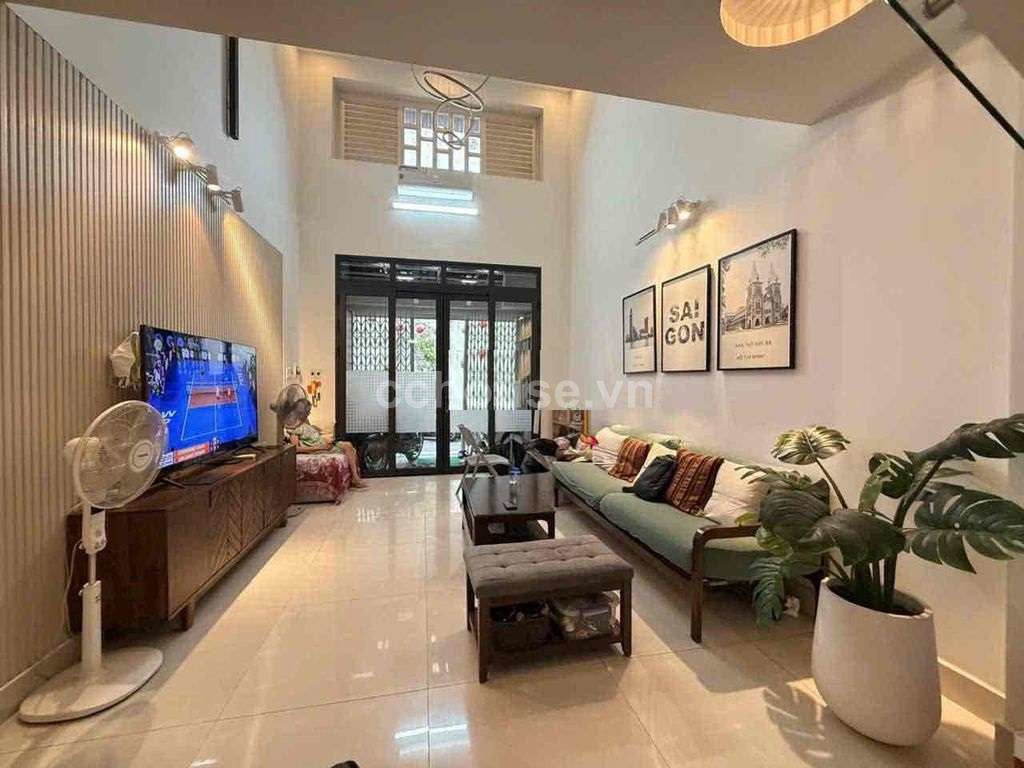 Bán nhà HXH Nguyễn Văn Công, P.Hạnh Thông. DT 4x16m, 5 tầng