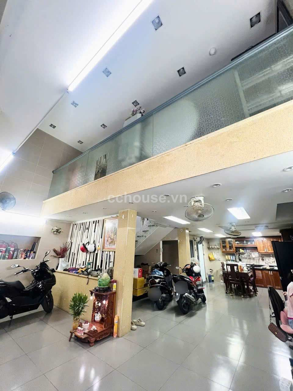 KDC Đường Thích Quảng Đức khu vực trung tâm Q.Phú Nhuận, vị trí thuận tiện, DT  6.8m x 12m, 5 tầng