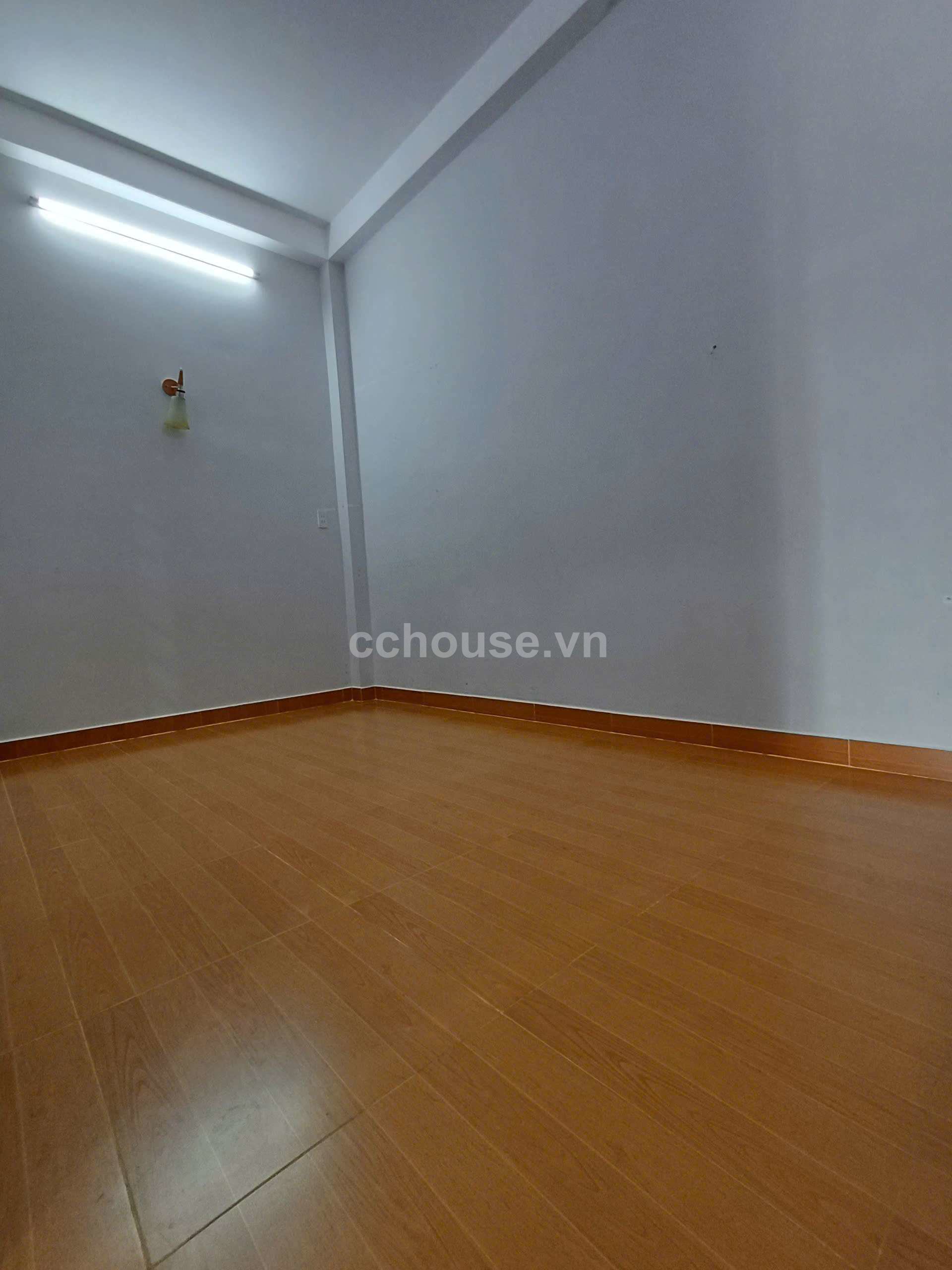 GIẢM MẠNH CÒN 7 TỶ 600 CHO HẺM OTO 8M LƯƠNG THẾ VINH_DT 4,5 ×11m; CN 48,6m2