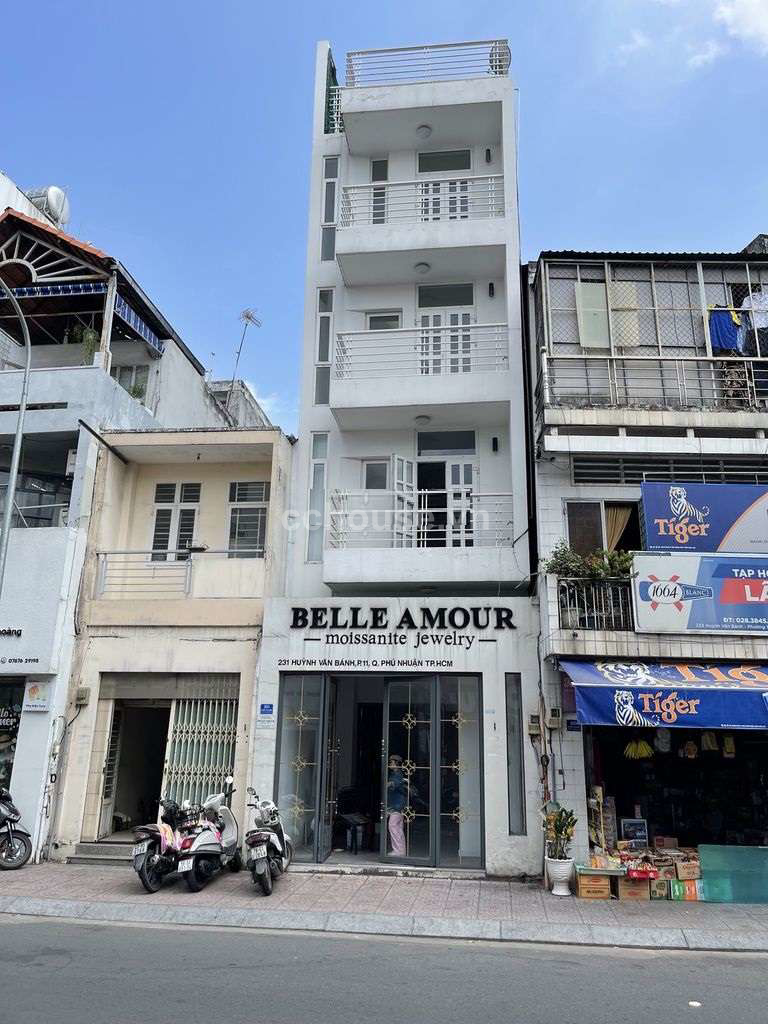 Cho thuê nhà MT Huỳnh Văn Bánh, P.Phú Nhuận. DT 4.3x12m, 5 tầng