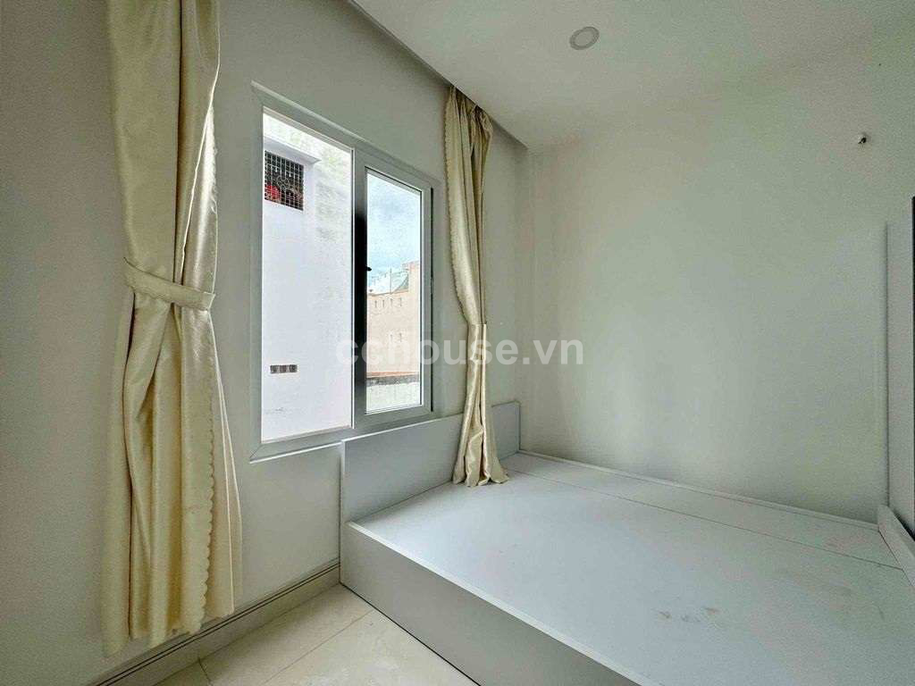 Bán nhà hẻm 571 CMT8, P.Hòa Hưng. DT 4.15x15m, 3 tầng ST