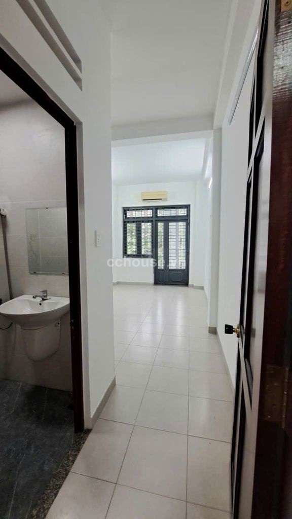 Bán nhà HXH 42 Nguyễn Giản Thanh, P.Hòa Hưng. DT 56.4m², 4 tầng