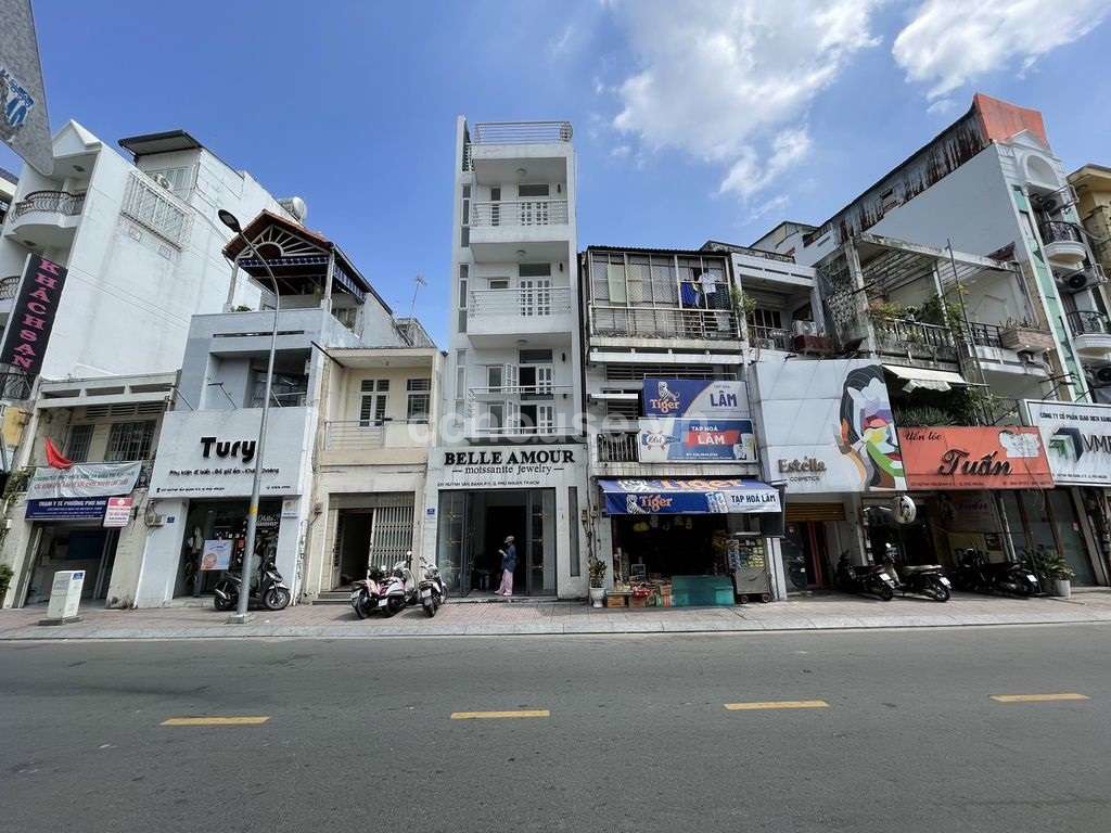 Cho thuê nhà MT Huỳnh Văn Bánh, P.Phú Nhuận. DT 4.3x12m, 5 tầng