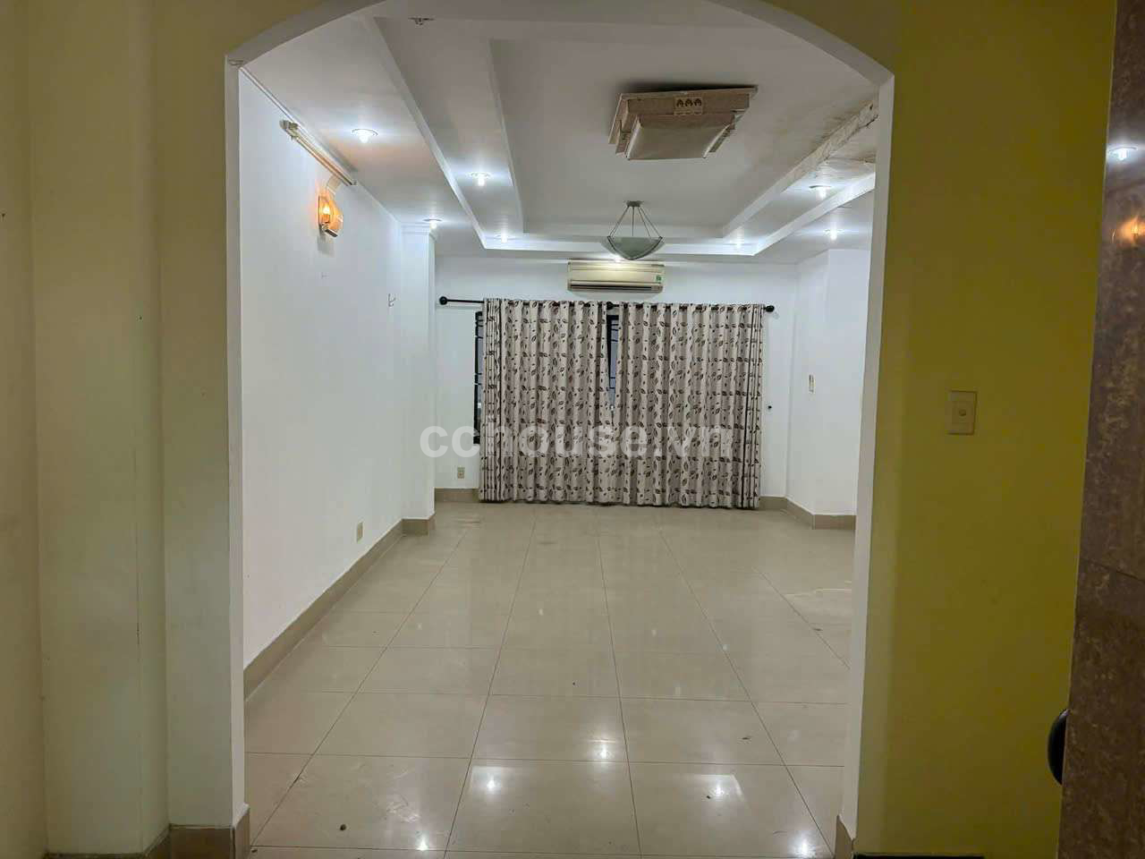 NHÀ MẶT TIỀN LỚN ĐƯỜNG NAM KỲ KHỞI NGHĨA _DTSD : 469.6m2_5 TẦNG + THANG MÁY