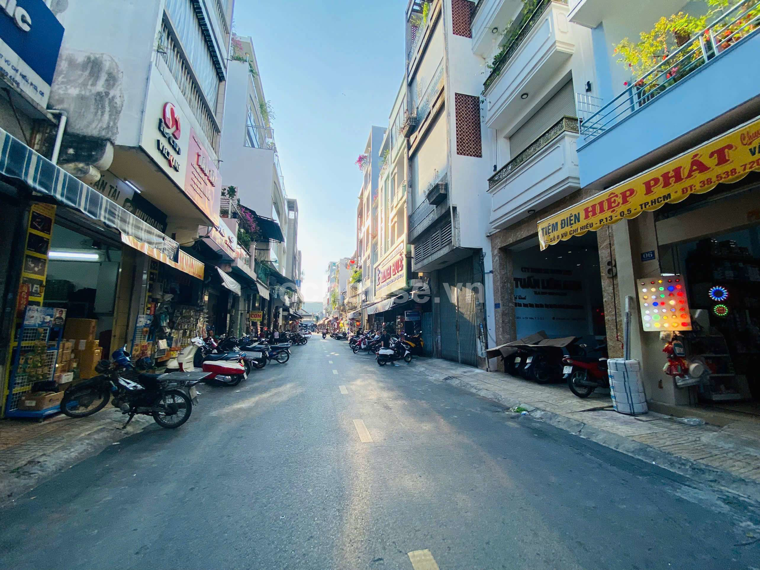 Nhà mặt tiền ngay trung tâm Quận 5.Khu kinh doanh sầm uất 