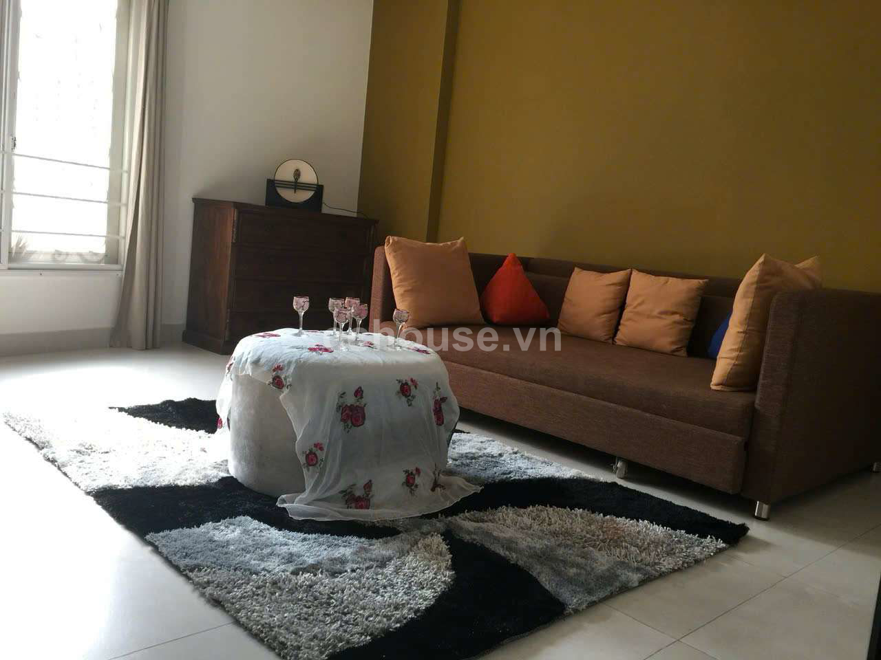 Cho thuê nhà 156 Lý Tự Trọng, Phường Bến Thành, Quận 1 Kết cấu: trệt, 2 lầu, sân thượng 