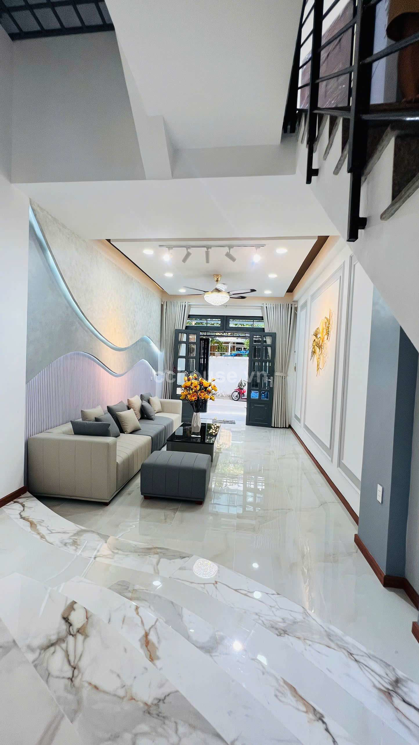 Nhà bán hẻm xe hơi thông 156 Tô Hiến Thành Quận 10 CN & XD: 57m2, DTSD: 185m2 14,5 Tỷ bớt lộc